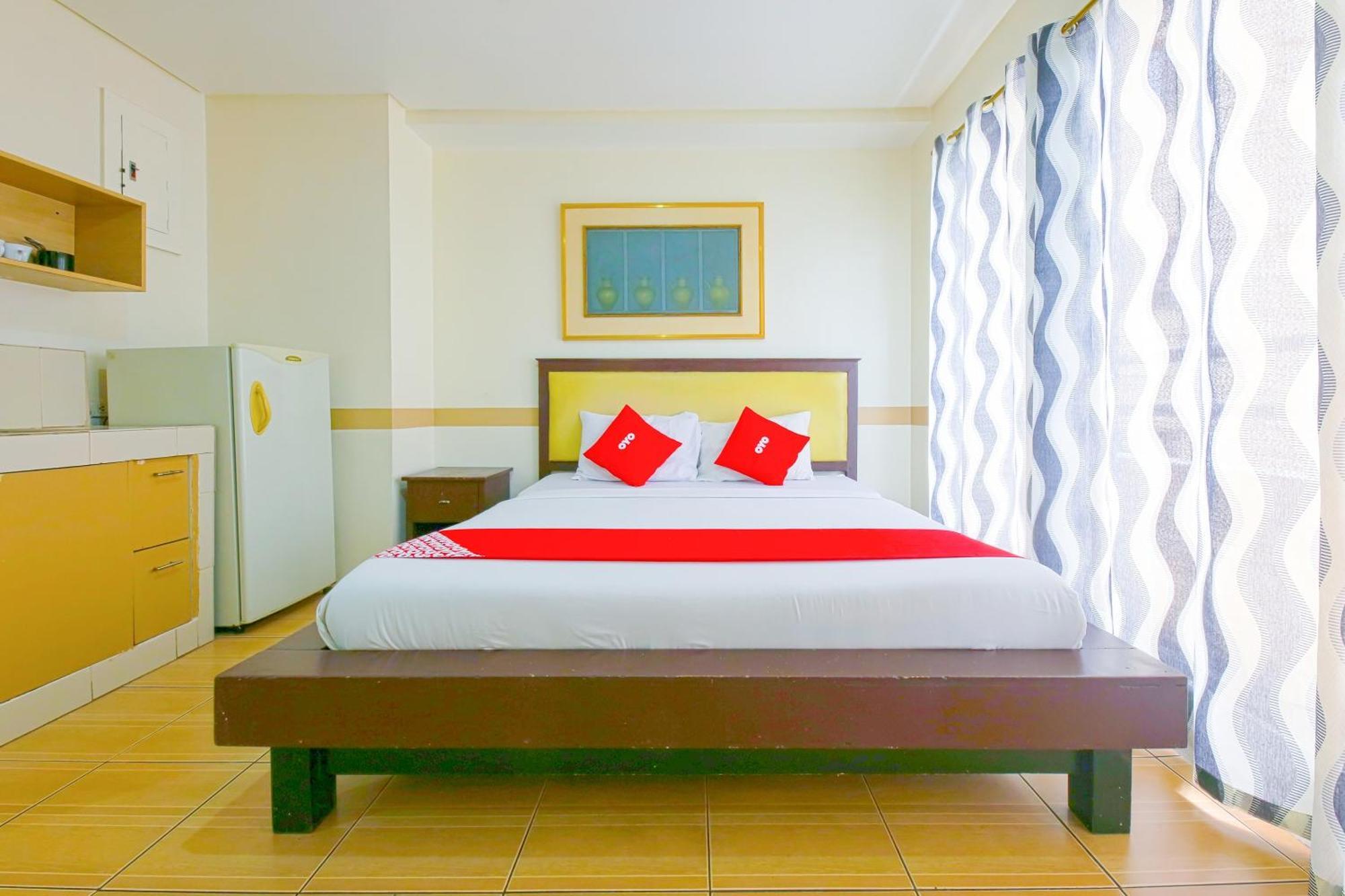 Oyo 769 Poblacion Suites Polaris San Pedro Makati Exterior foto