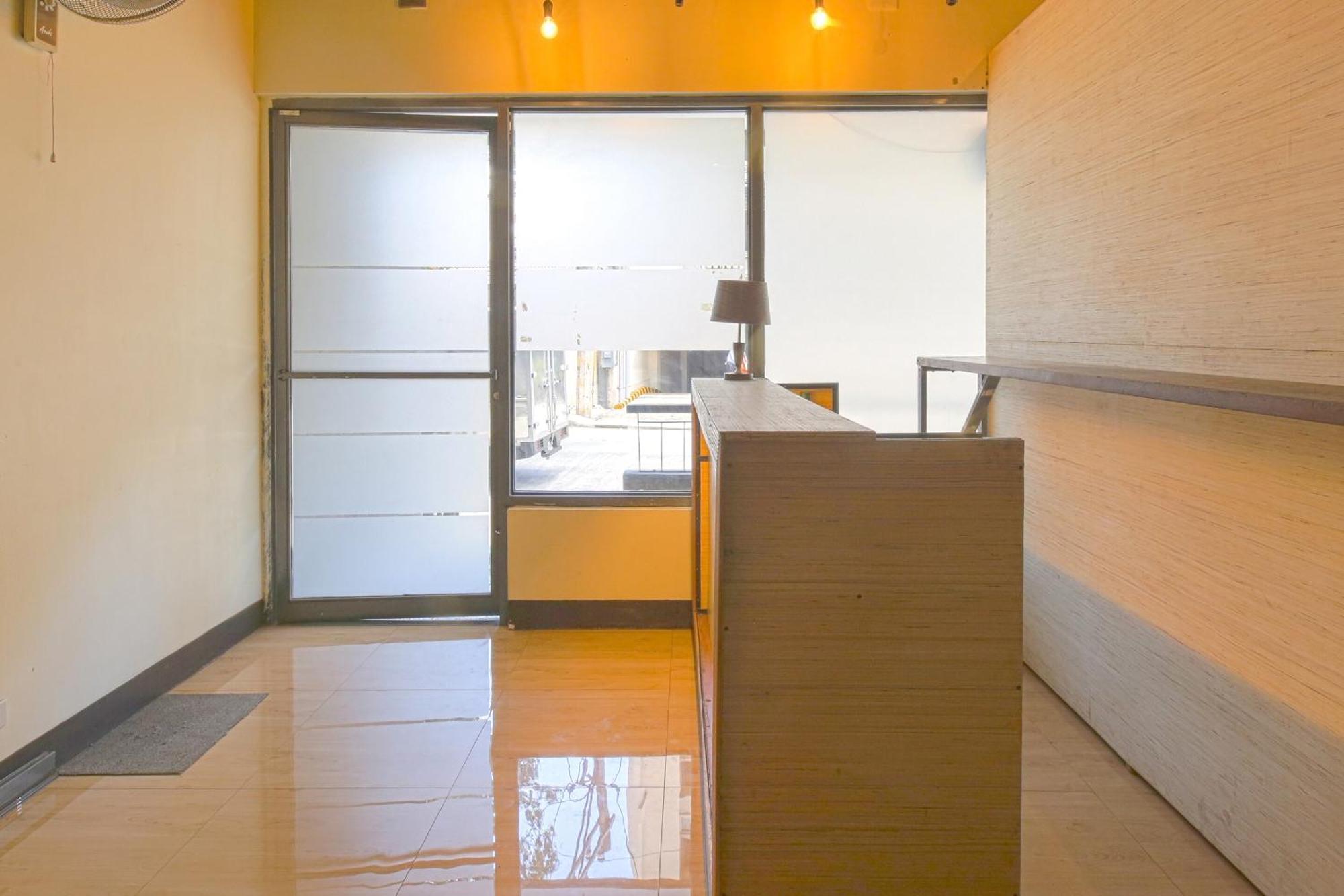 Oyo 769 Poblacion Suites Polaris San Pedro Makati Exterior foto